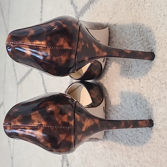 Tortoise Shell Patent D'orsay Pumps - Picture 3 of 6